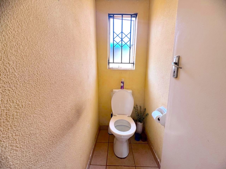 2 Bedroom Property for Sale in Dawn Park Gauteng