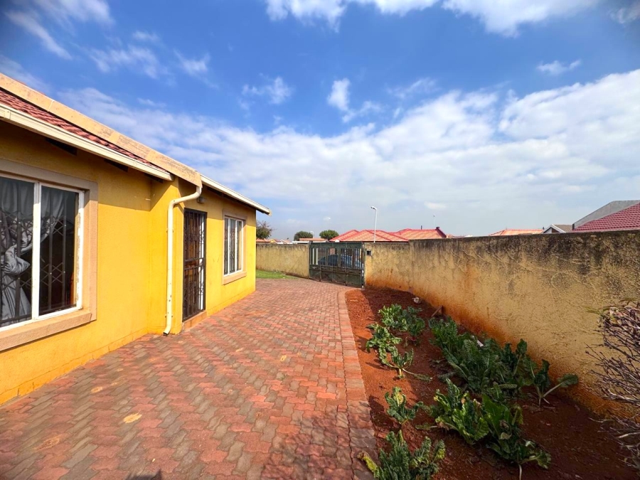 2 Bedroom Property for Sale in Dawn Park Gauteng
