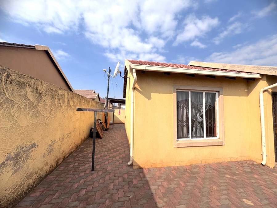 2 Bedroom Property for Sale in Dawn Park Gauteng