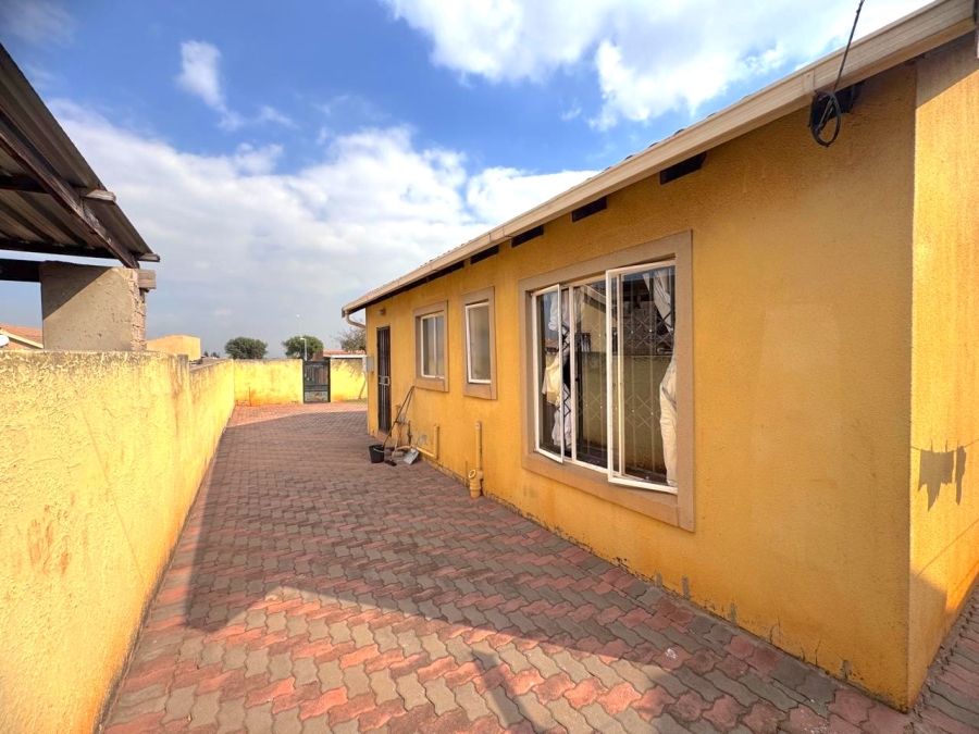 2 Bedroom Property for Sale in Dawn Park Gauteng
