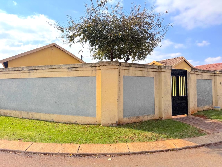 2 Bedroom Property for Sale in Dawn Park Gauteng