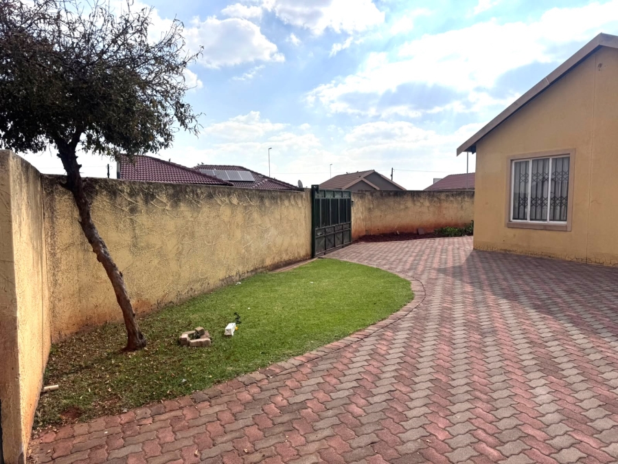 2 Bedroom Property for Sale in Dawn Park Gauteng