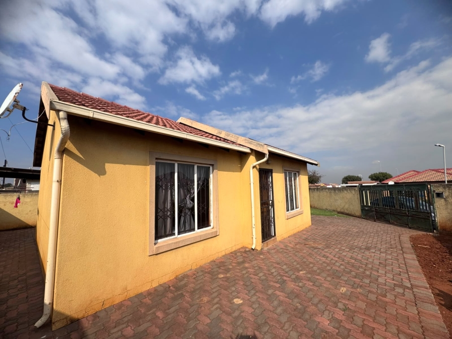 2 Bedroom Property for Sale in Dawn Park Gauteng
