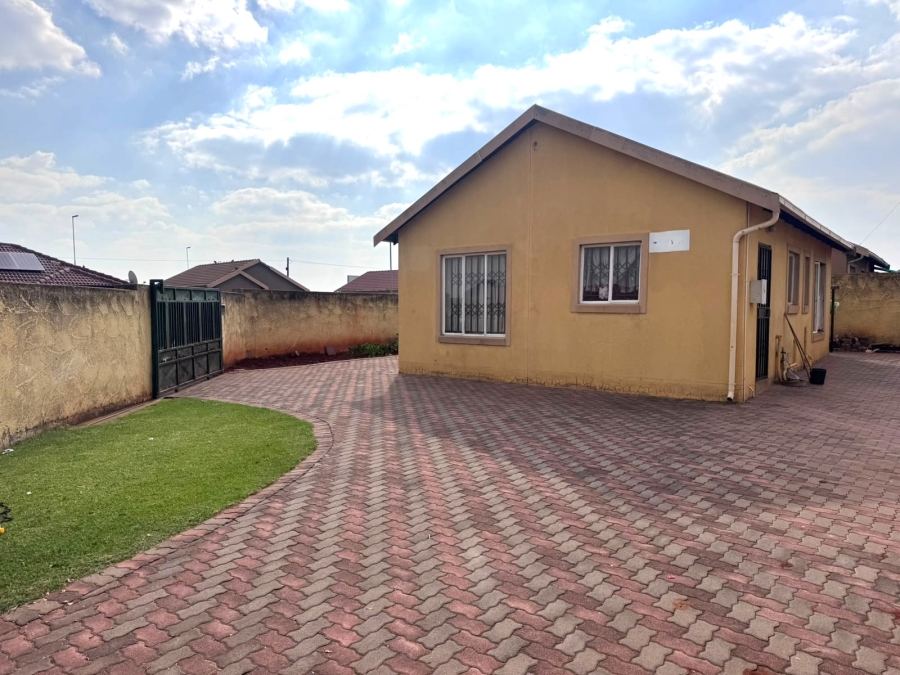 2 Bedroom Property for Sale in Dawn Park Gauteng