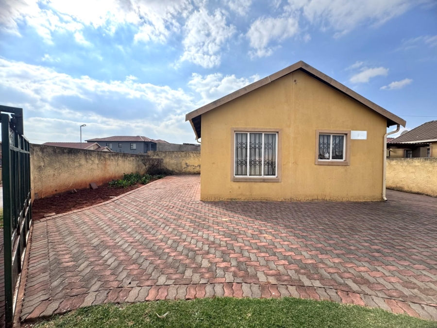 2 Bedroom Property for Sale in Dawn Park Gauteng