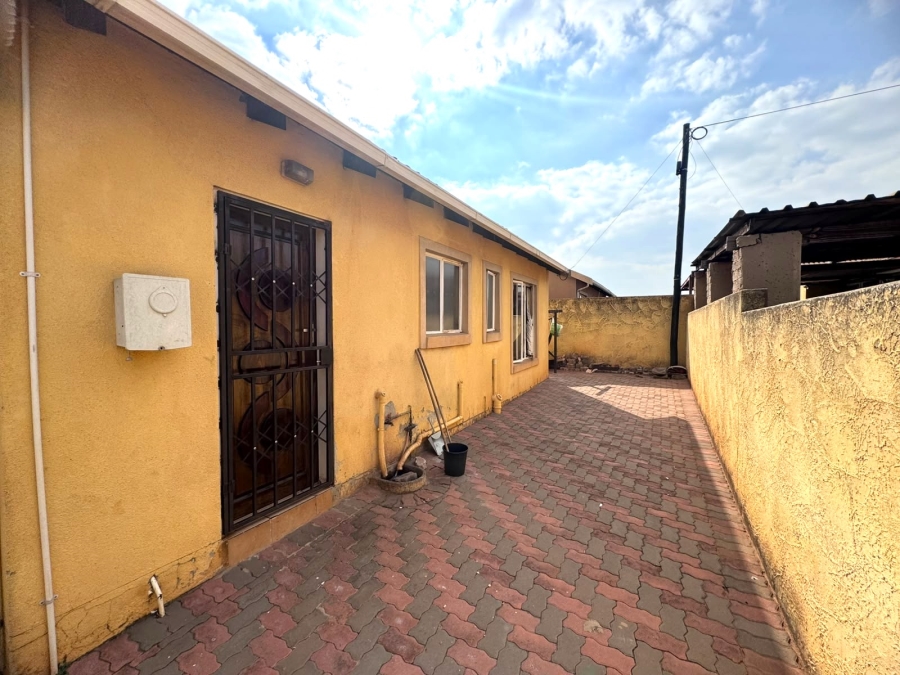 2 Bedroom Property for Sale in Dawn Park Gauteng