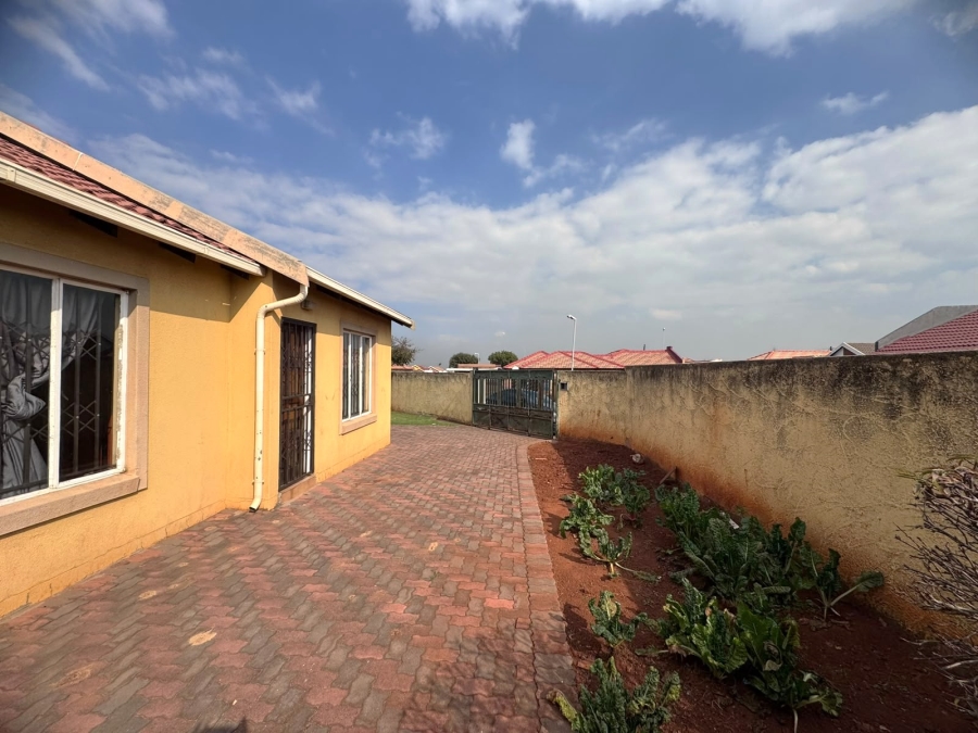 2 Bedroom Property for Sale in Dawn Park Gauteng