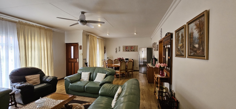 2 Bedroom Property for Sale in Three Rivers East Gauteng