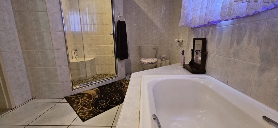 2 Bedroom Property for Sale in Three Rivers East Gauteng