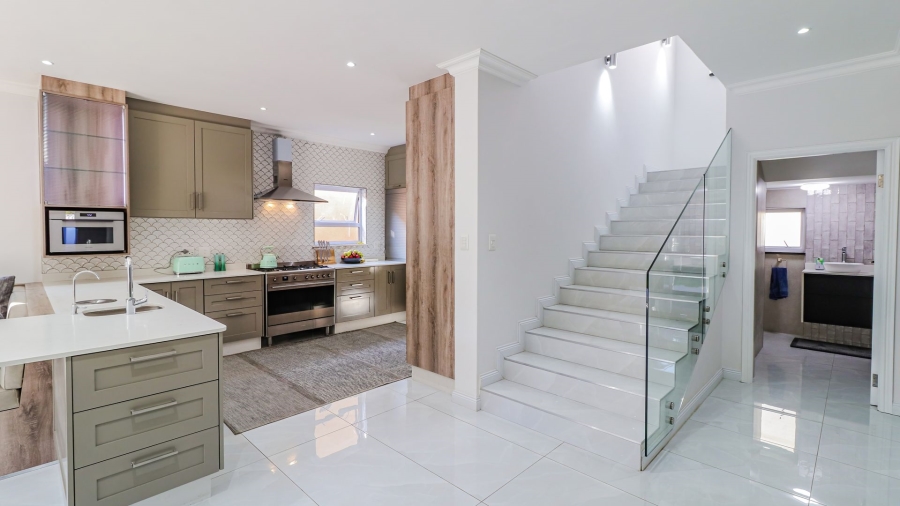To Let 4 Bedroom Property for Rent in Craigavon Gauteng