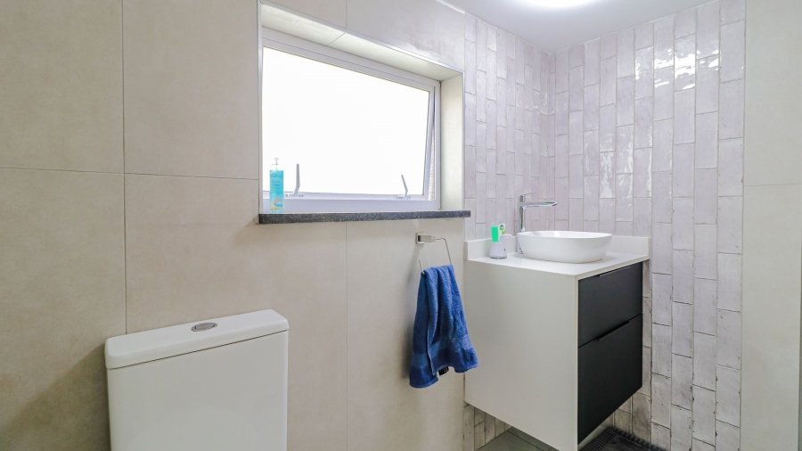 To Let 4 Bedroom Property for Rent in Craigavon Gauteng