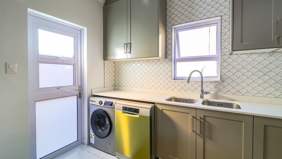 To Let 4 Bedroom Property for Rent in Craigavon Gauteng