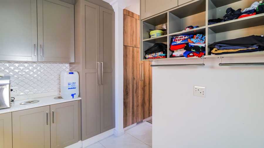 To Let 4 Bedroom Property for Rent in Craigavon Gauteng