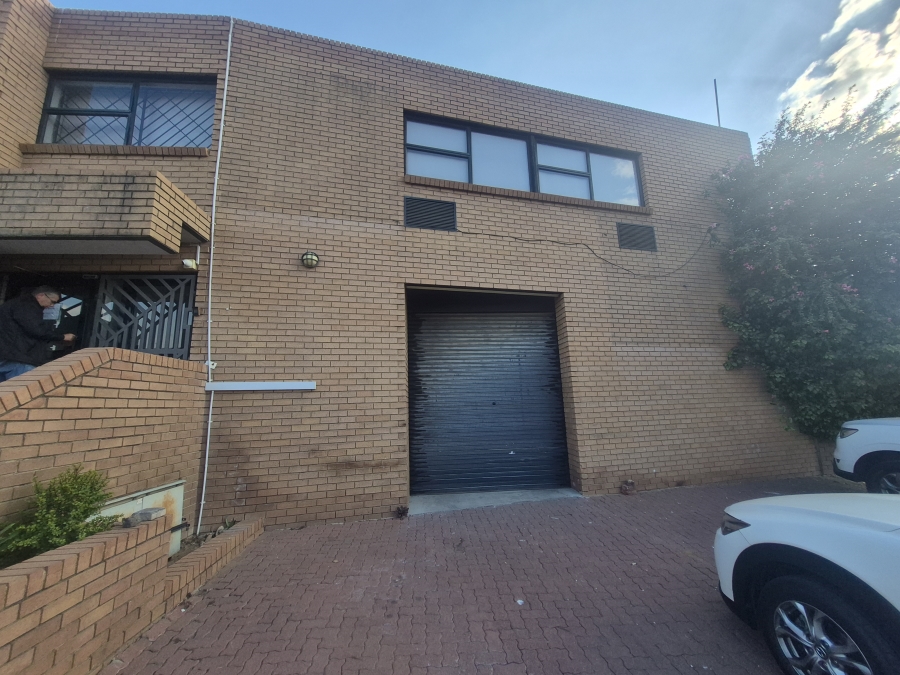 To Let Commercial Property for Rent in Eastgate Gauteng