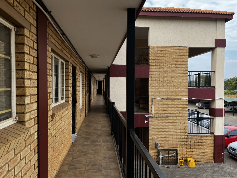 2 Bedroom Property for Sale in Pretoria North Gauteng