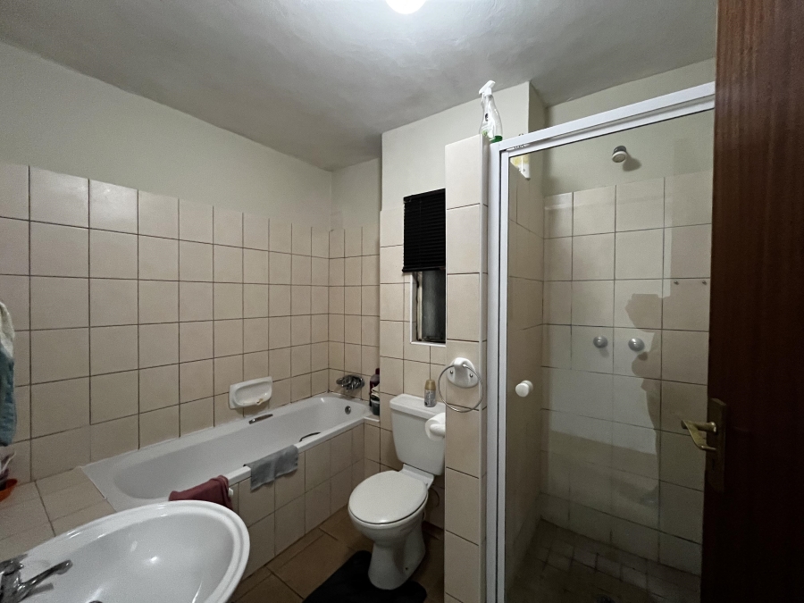 2 Bedroom Property for Sale in Pretoria North Gauteng