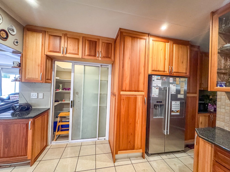 2 Bedroom Property for Sale in Silver Lakes Golf Estate Gauteng