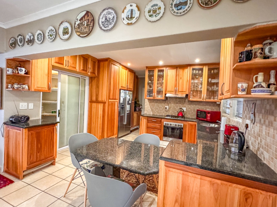 2 Bedroom Property for Sale in Silver Lakes Golf Estate Gauteng