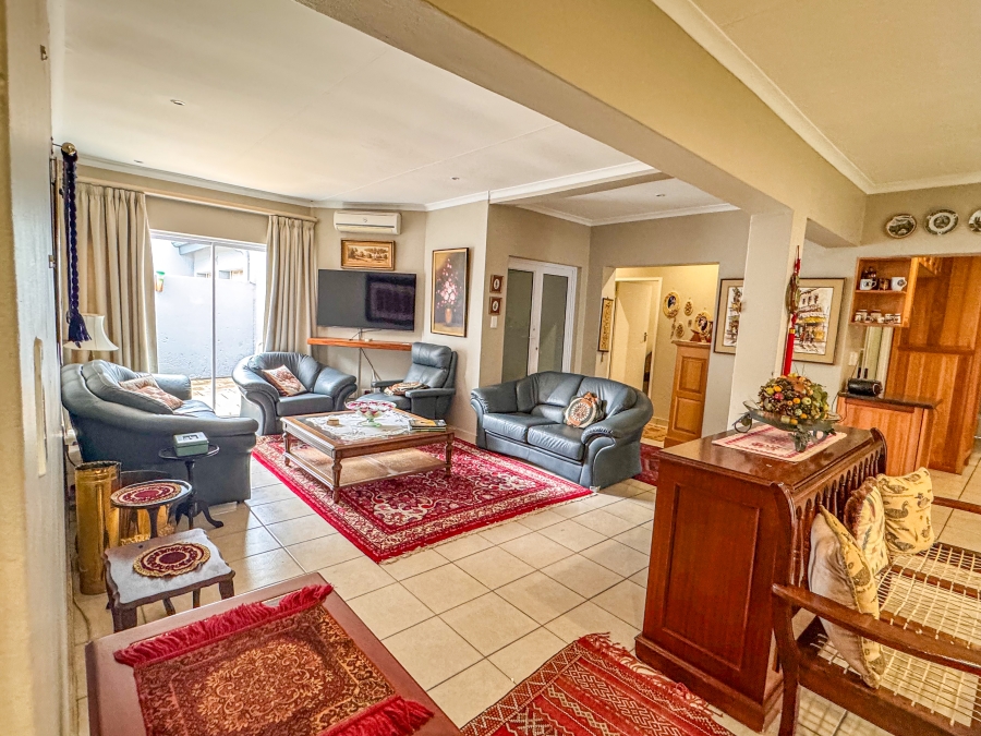 2 Bedroom Property for Sale in Silver Lakes Golf Estate Gauteng