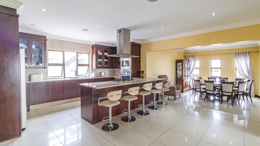 5 Bedroom Property for Sale in Aspen Hills Gauteng