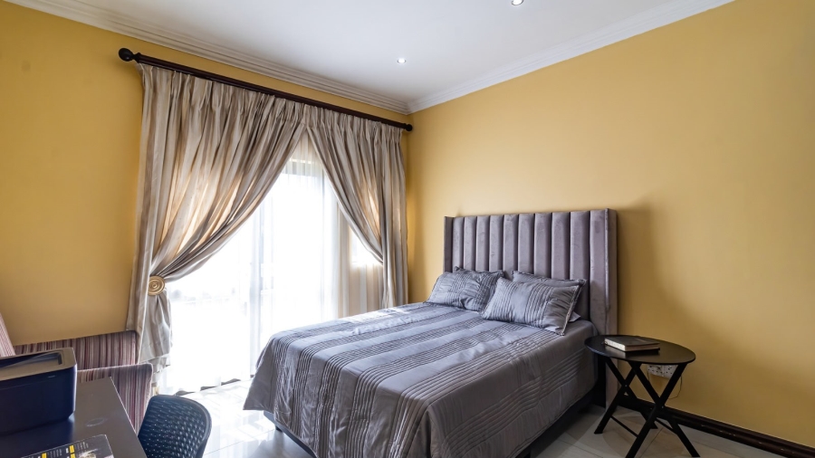 5 Bedroom Property for Sale in Aspen Hills Gauteng
