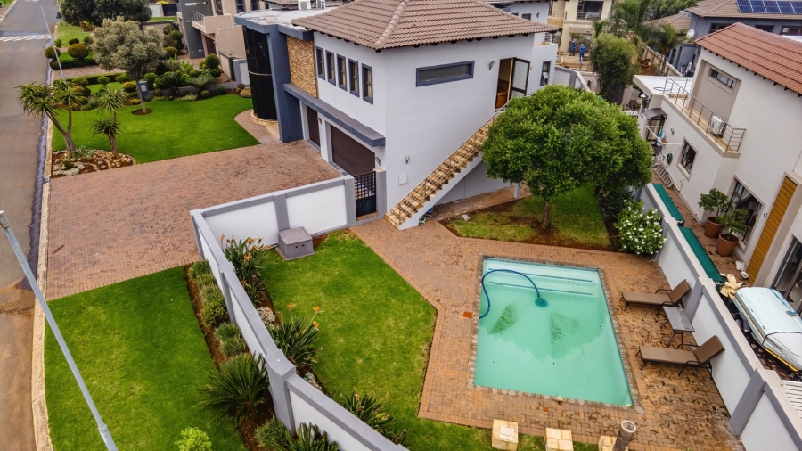 5 Bedroom Property for Sale in Aspen Hills Gauteng
