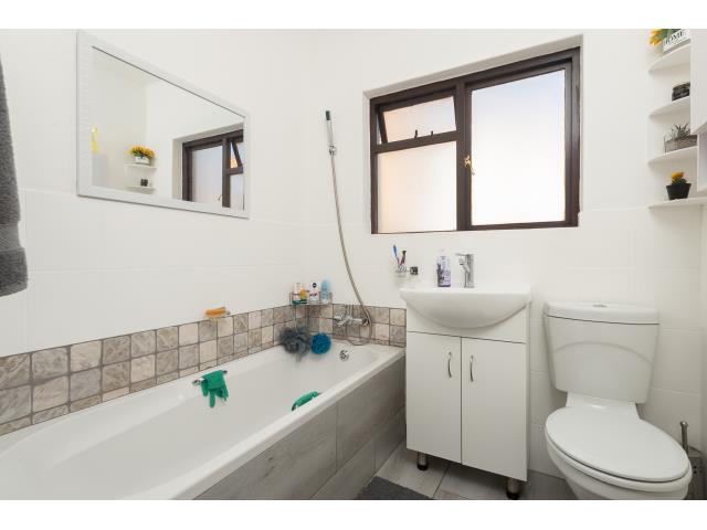 2 Bedroom Property for Sale in Bassonia Gauteng