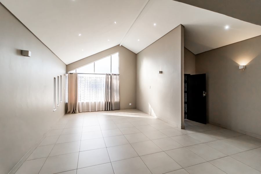4 Bedroom Property for Sale in Moregloed Gauteng