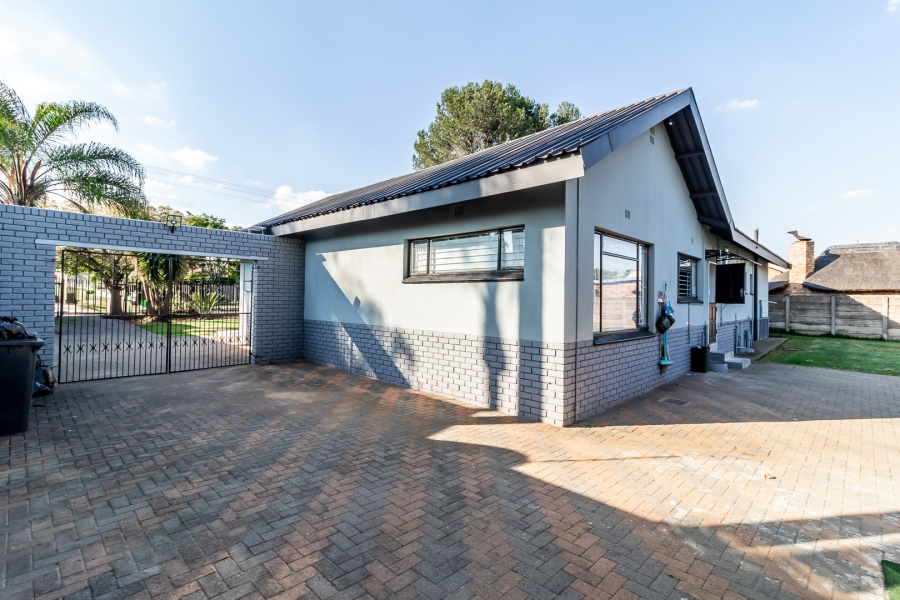 4 Bedroom Property for Sale in Moregloed Gauteng