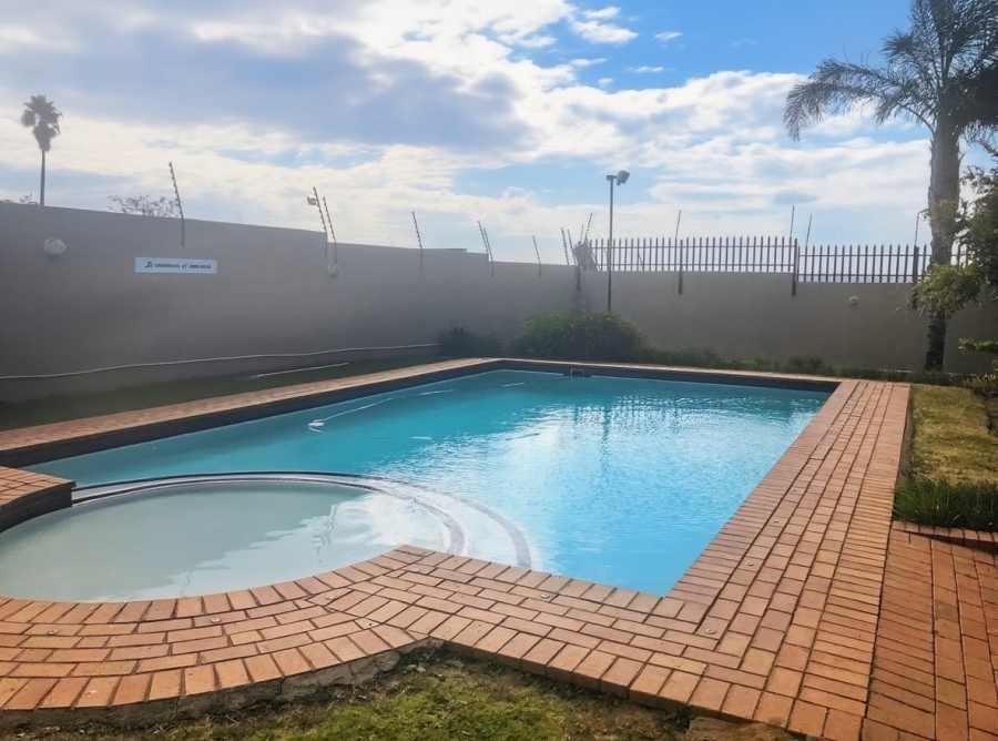 To Let 2 Bedroom Property for Rent in Noordhang Gauteng