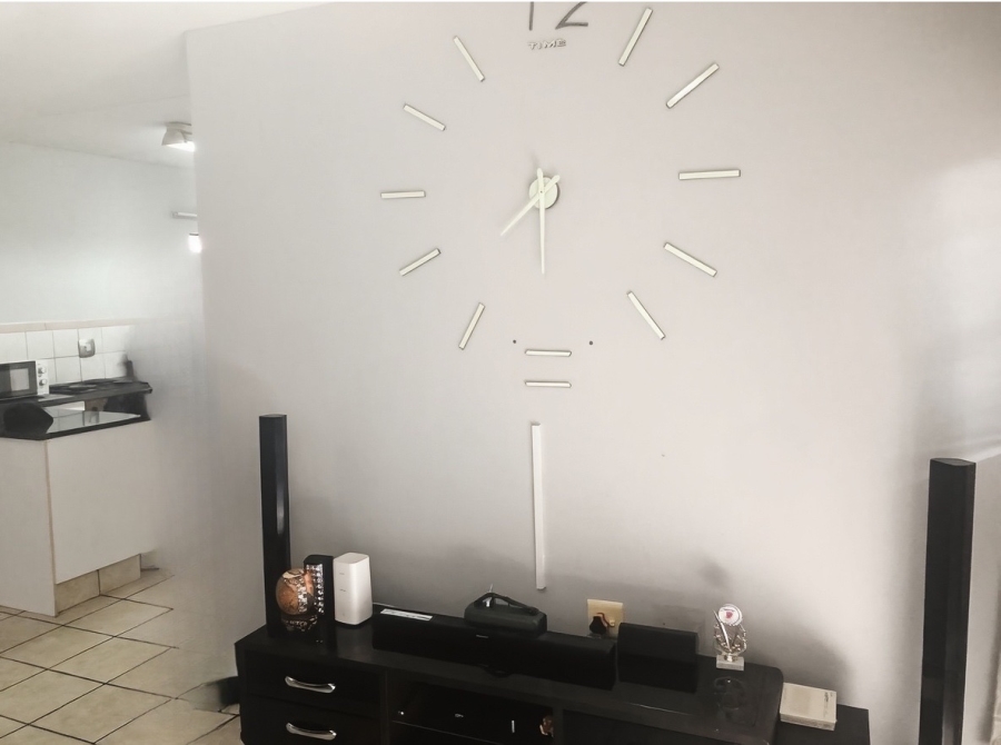 To Let 2 Bedroom Property for Rent in Noordhang Gauteng
