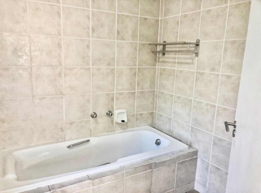 To Let 2 Bedroom Property for Rent in Sunninghill Gauteng