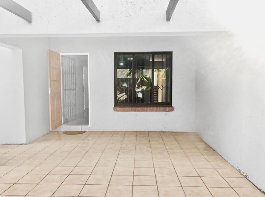 To Let 2 Bedroom Property for Rent in Sunninghill Gauteng