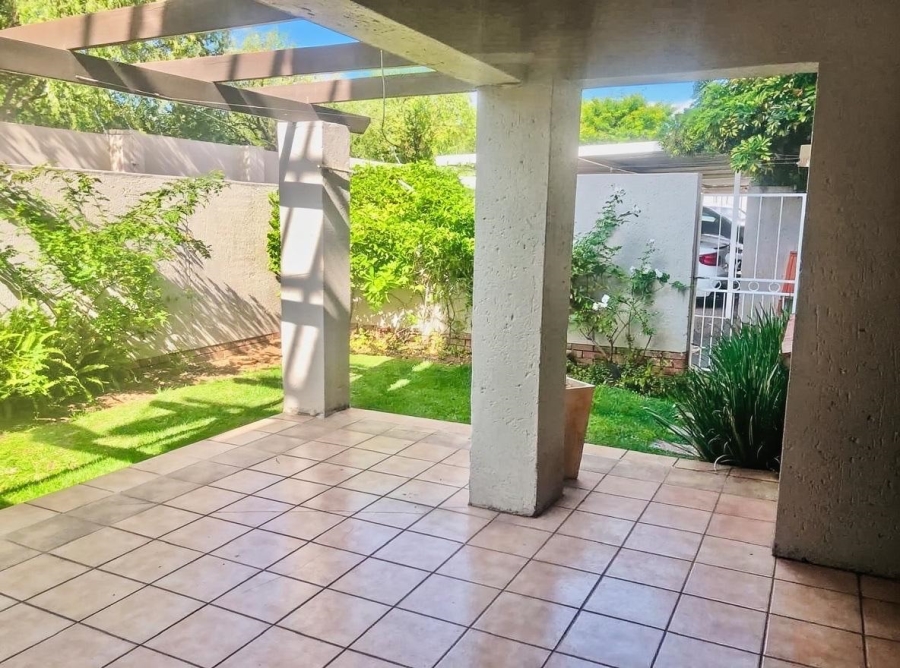 To Let 2 Bedroom Property for Rent in Sunninghill Gauteng