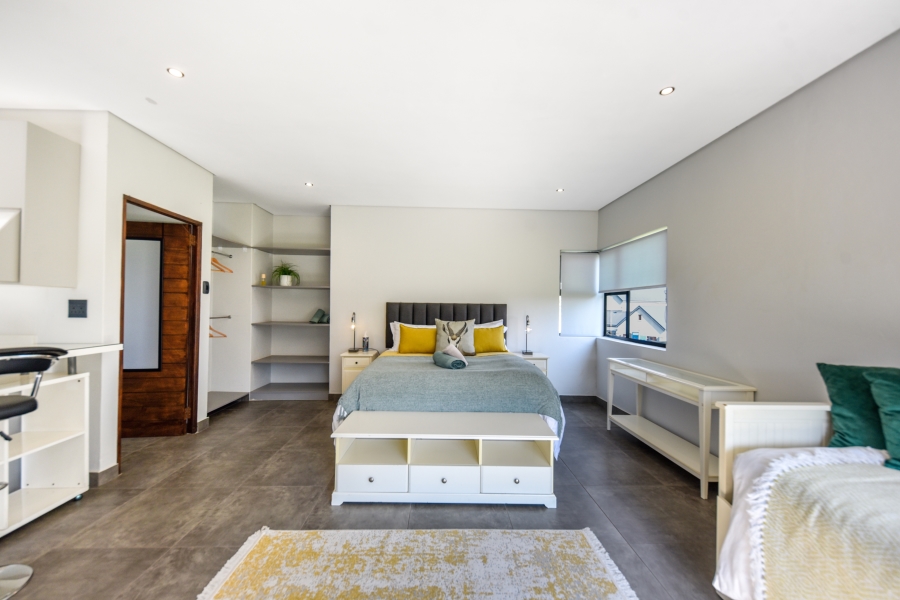 5 Bedroom Property for Sale in Waterlake Farm Lifestyle Estate Gauteng