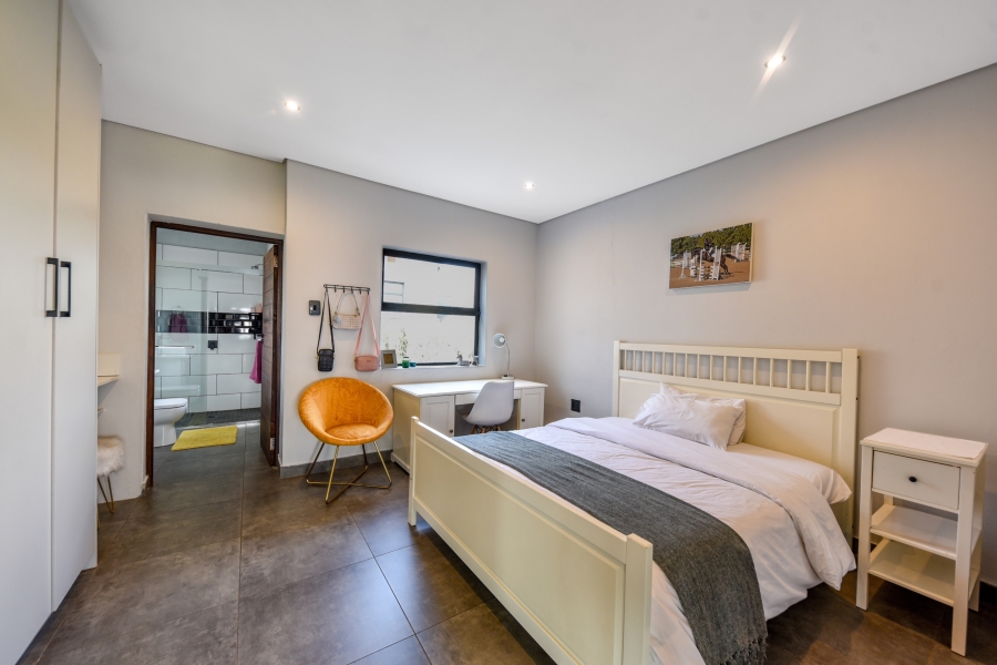 5 Bedroom Property for Sale in Waterlake Farm Lifestyle Estate Gauteng