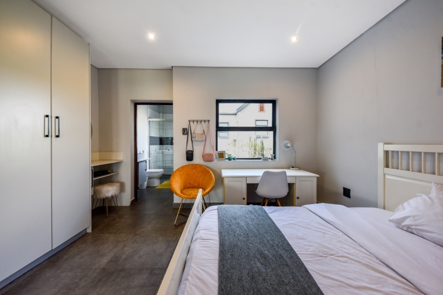 5 Bedroom Property for Sale in Waterlake Farm Lifestyle Estate Gauteng
