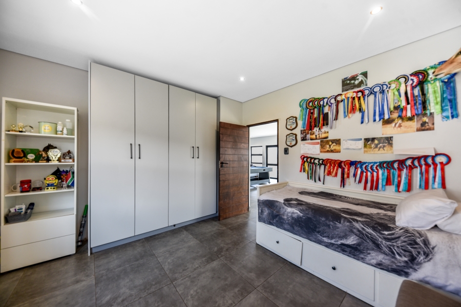 5 Bedroom Property for Sale in Waterlake Farm Lifestyle Estate Gauteng