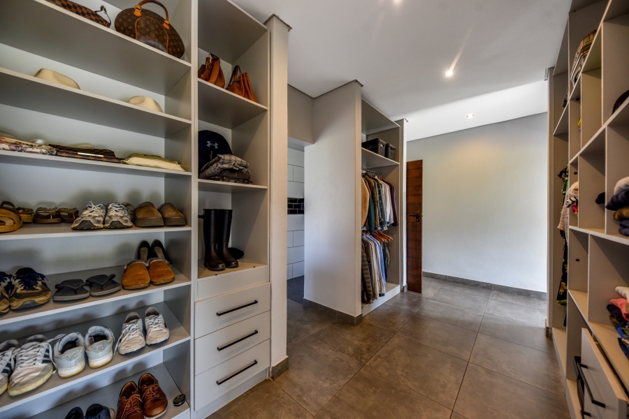 5 Bedroom Property for Sale in Waterlake Farm Lifestyle Estate Gauteng