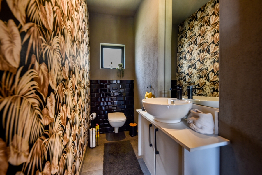 5 Bedroom Property for Sale in Waterlake Farm Lifestyle Estate Gauteng