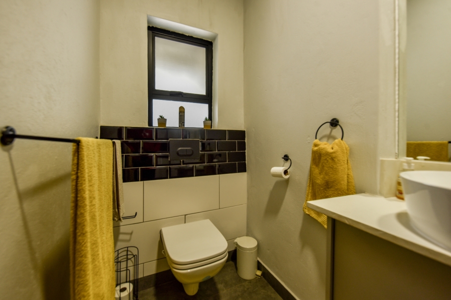 5 Bedroom Property for Sale in Waterlake Farm Lifestyle Estate Gauteng