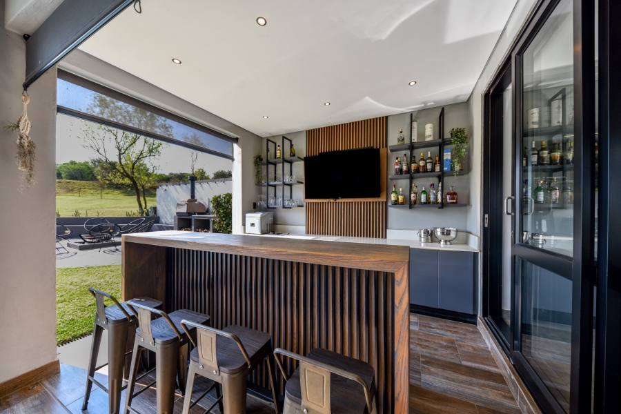 5 Bedroom Property for Sale in Waterlake Farm Lifestyle Estate Gauteng