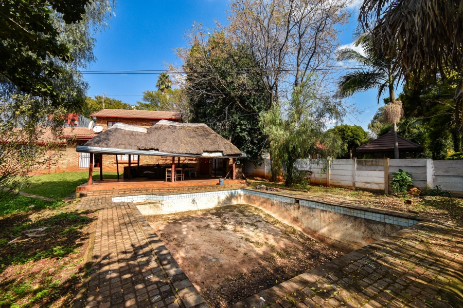 5 Bedroom Property for Sale in Garsfontein Gauteng