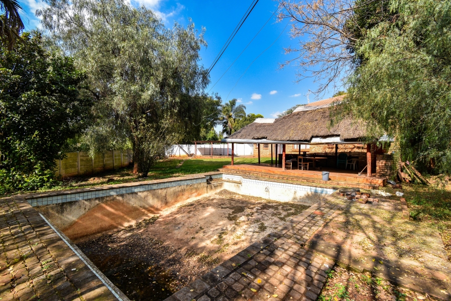 5 Bedroom Property for Sale in Garsfontein Gauteng