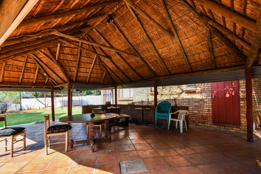 5 Bedroom Property for Sale in Garsfontein Gauteng