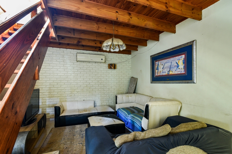 5 Bedroom Property for Sale in Garsfontein Gauteng