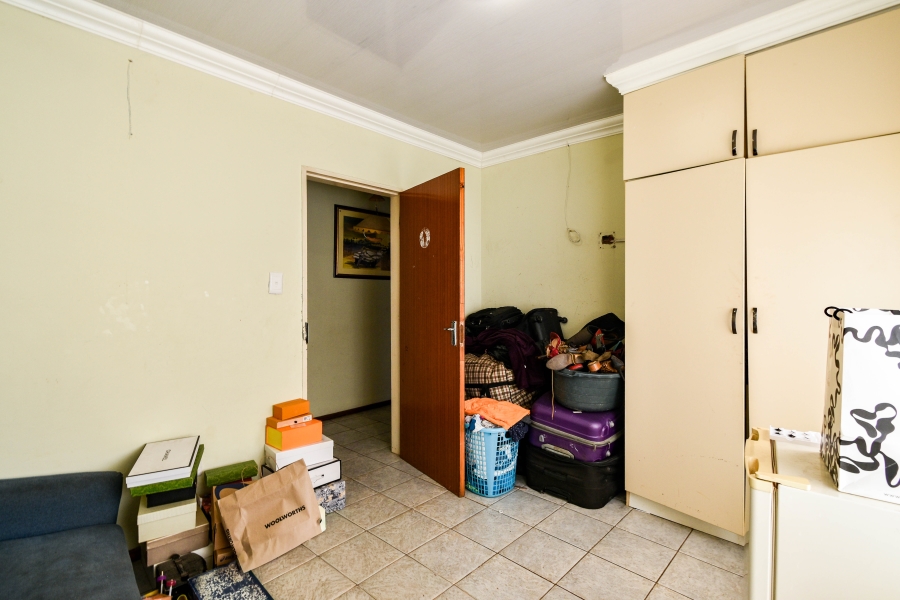 5 Bedroom Property for Sale in Garsfontein Gauteng