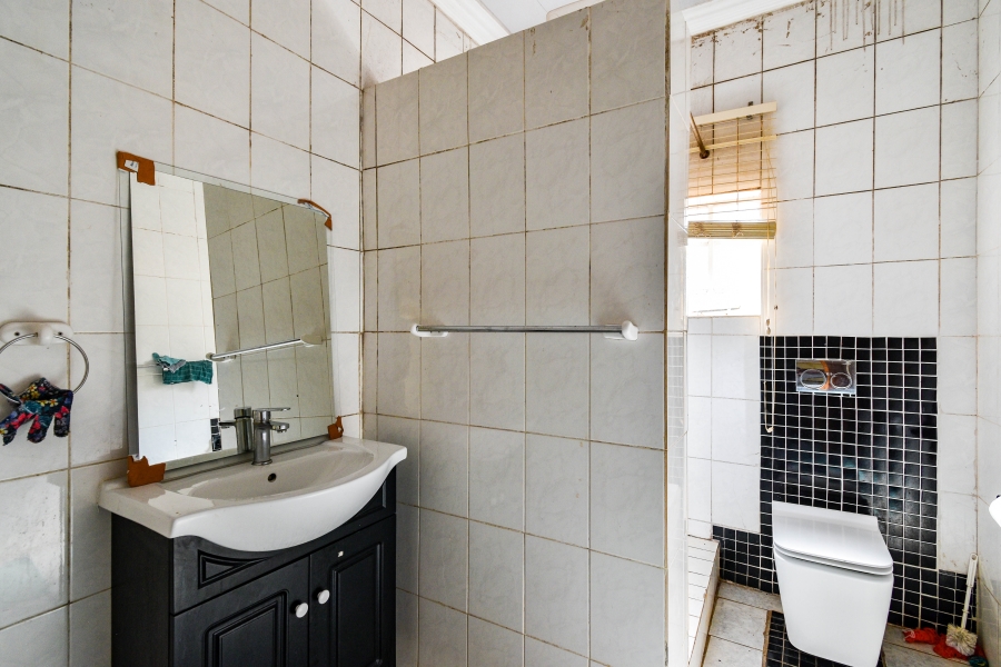 5 Bedroom Property for Sale in Garsfontein Gauteng