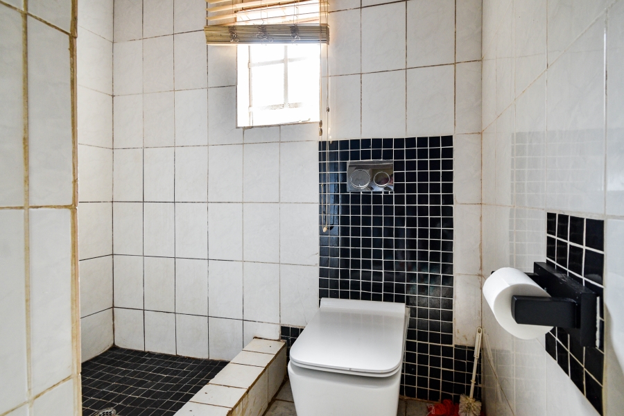 5 Bedroom Property for Sale in Garsfontein Gauteng