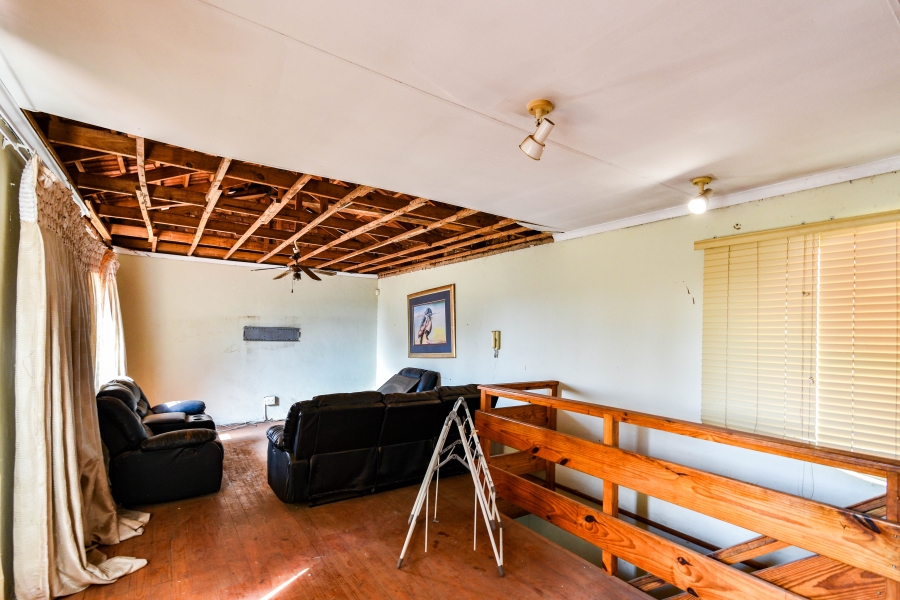 5 Bedroom Property for Sale in Garsfontein Gauteng